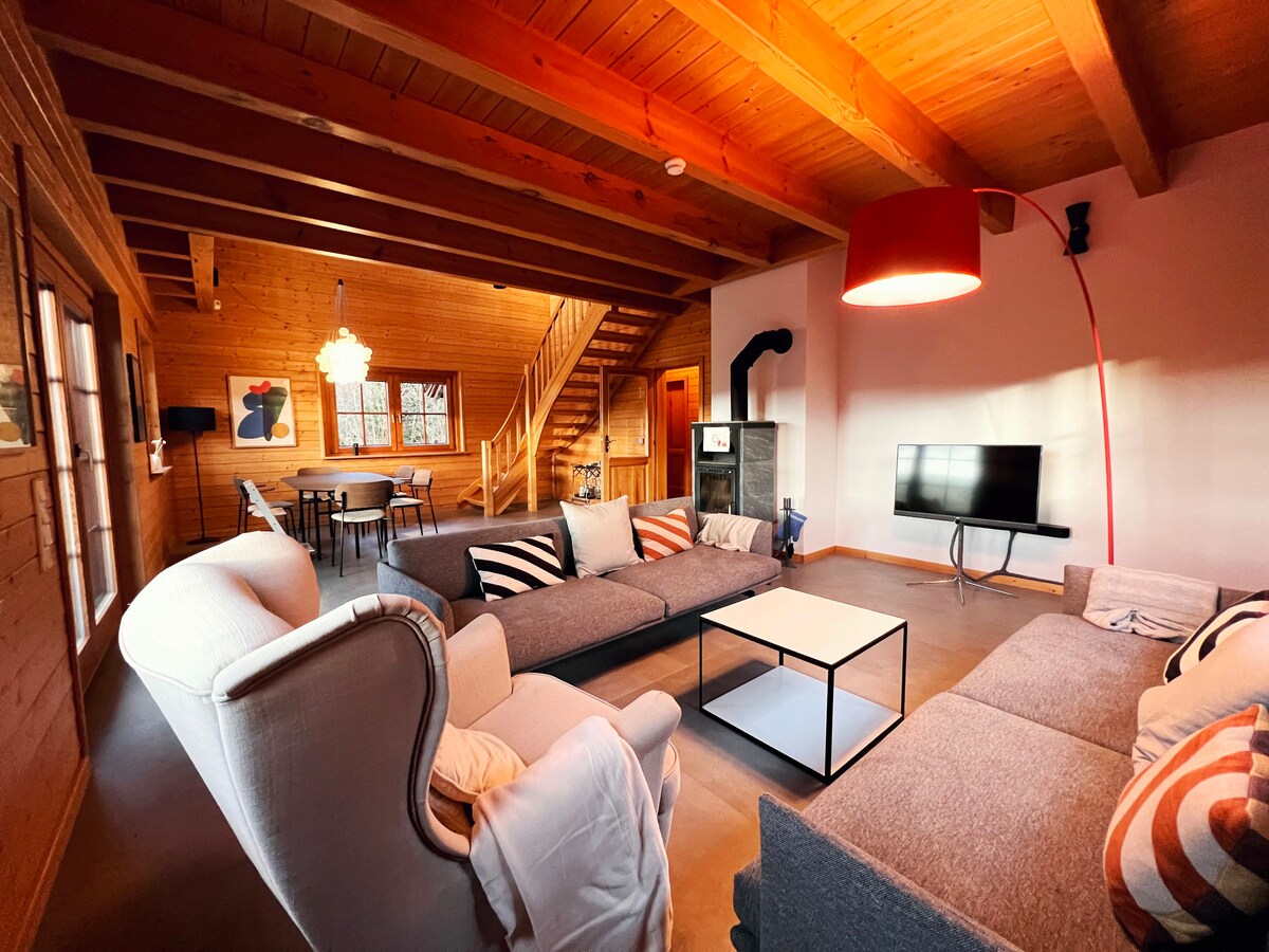 Taunus中的舒适度假木屋，可欣赏烤箱和全景