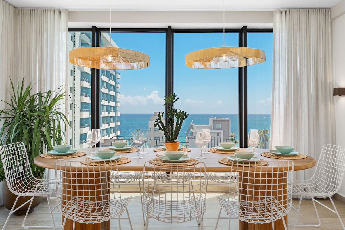 HiBird Condado | 2 Bedroom PH Terrace & Jacuzzi