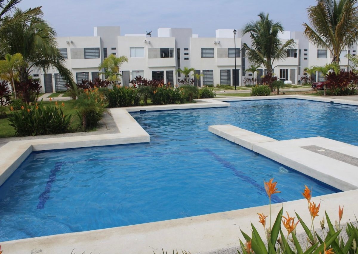 Riviera-Diamante Acapulco带泳池的漂亮房子