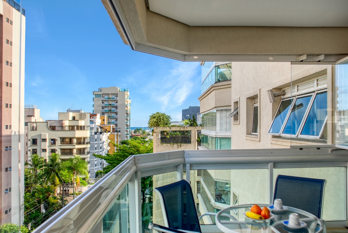 Gourmet Balcony | Clean Decor | Club Style Condo