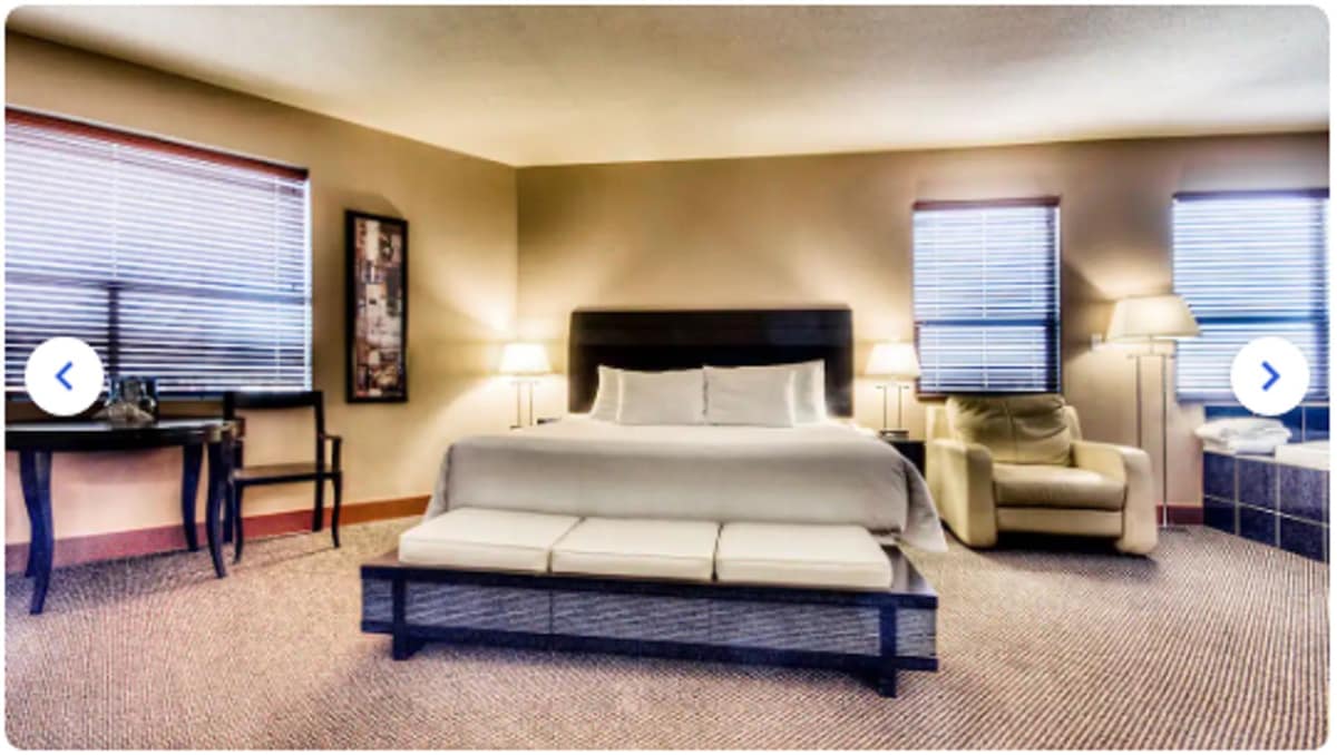 King bed and Jacuzzi tub with free breakfast!