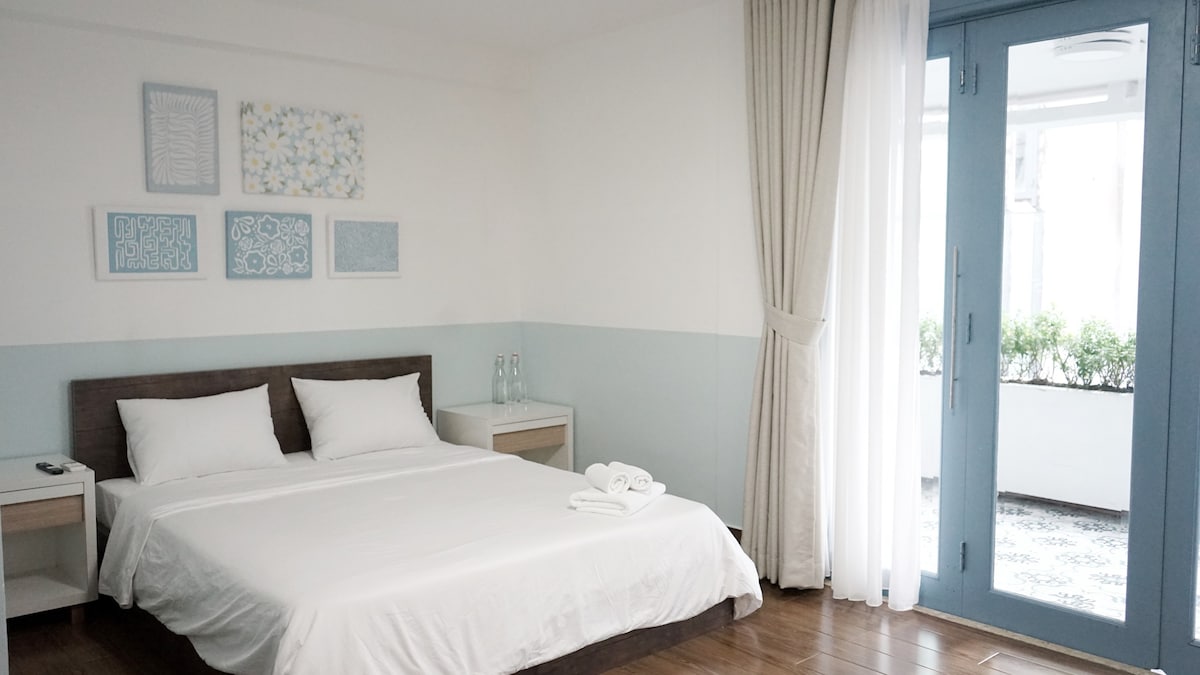 FreeAirportPickup| Cheerful 2BR in Ben Thanh, HCMC