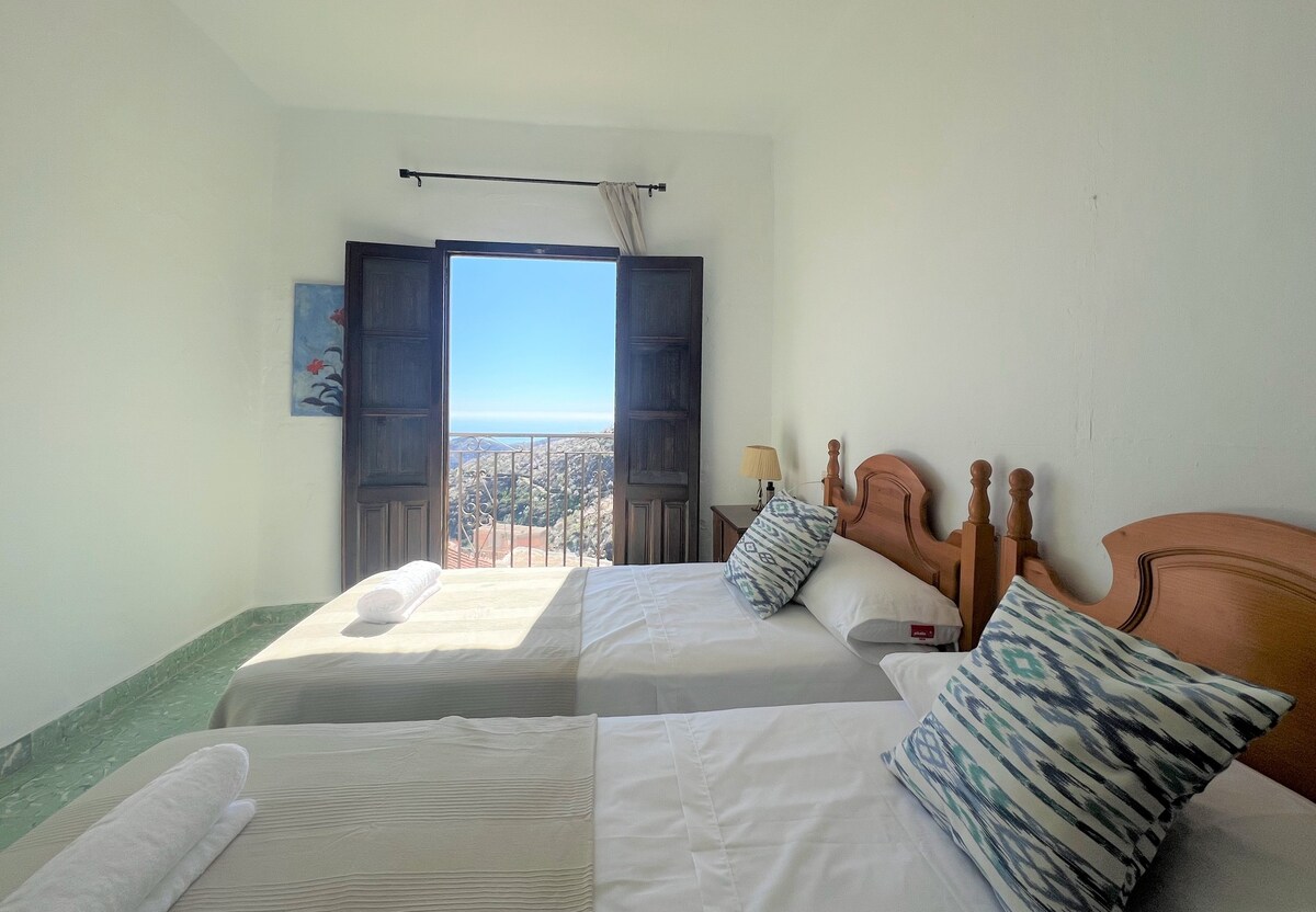 Bonita casa en La Alpujarra con vistas al Mar