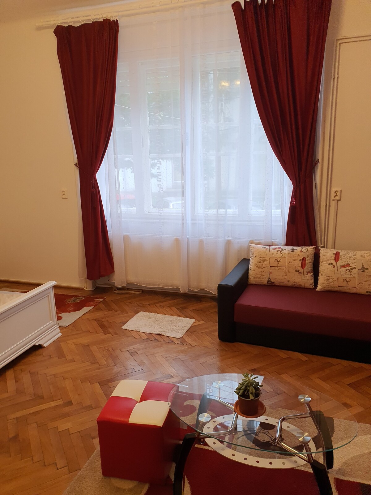 Enescu公寓