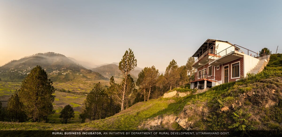 Welcoming bed and breakfast in lap of Himalayas