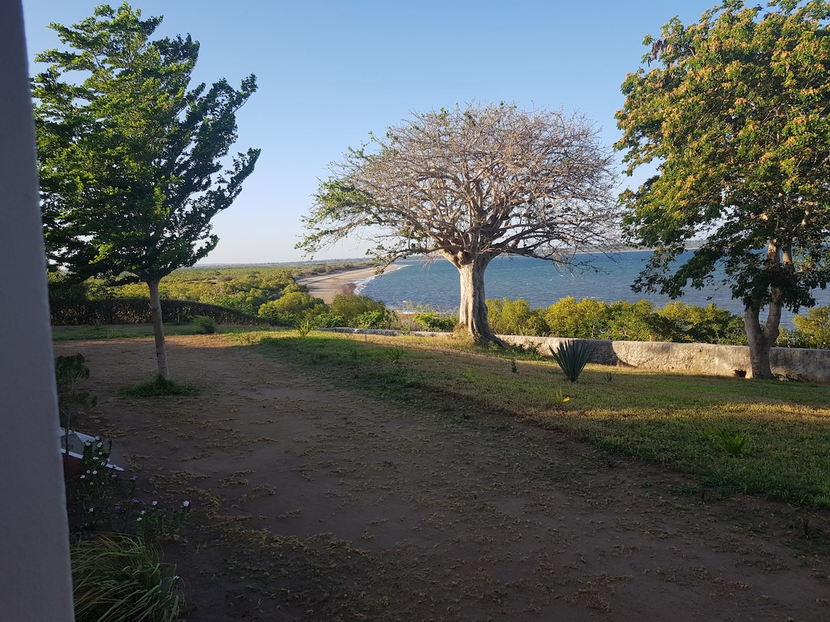 Beautiful Bella Vista with seaview, red room