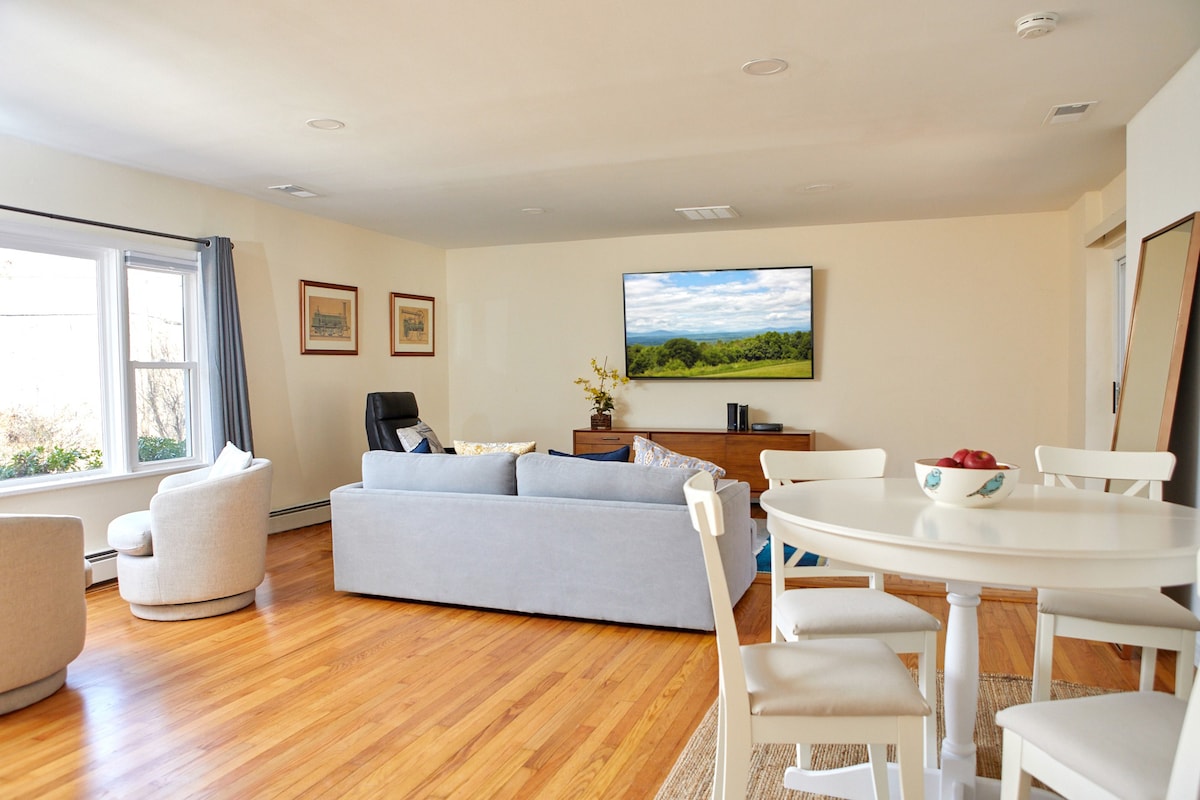 The Higashi- comfy mountain home in New Paltz