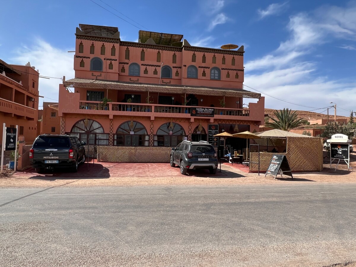 Auberge Etoile filante d’or belle vu sur ksar