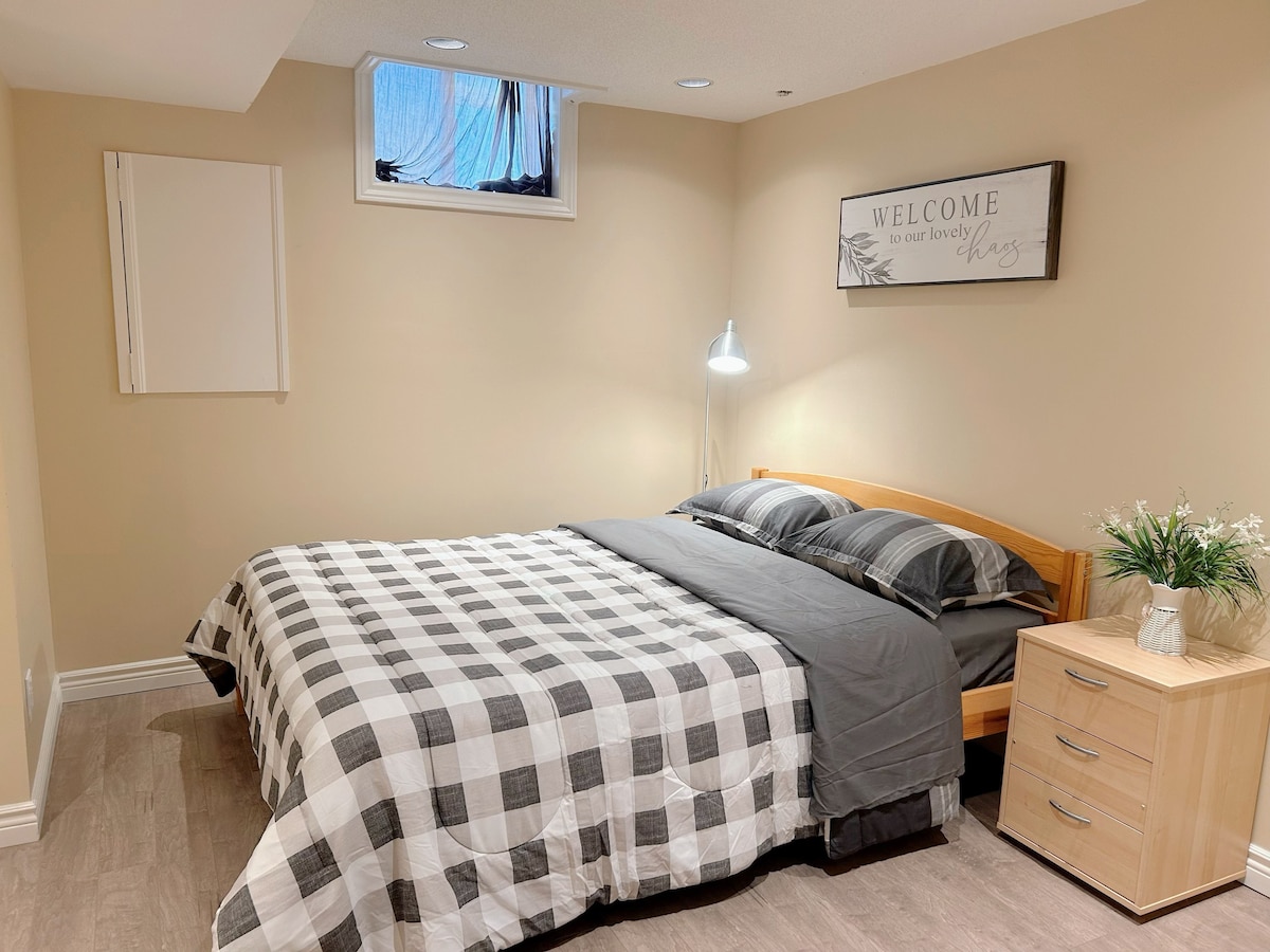 Cozy private bedroom & bathroom Richmond Hill GTA