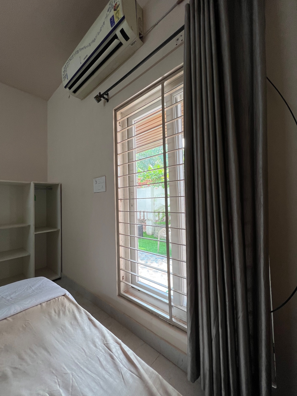 GREEN HOME STAY @2 single or 1 kingsize bed