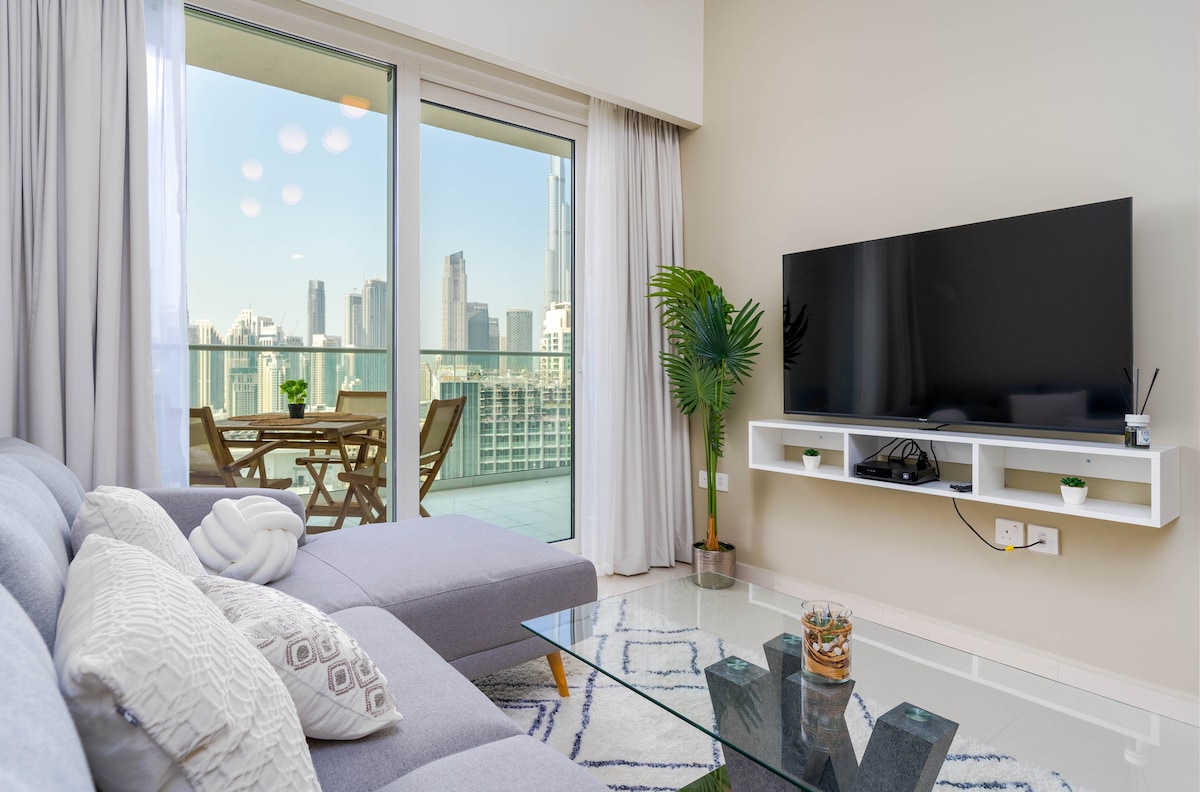 Delightful 2BR apartment at Reva Residences