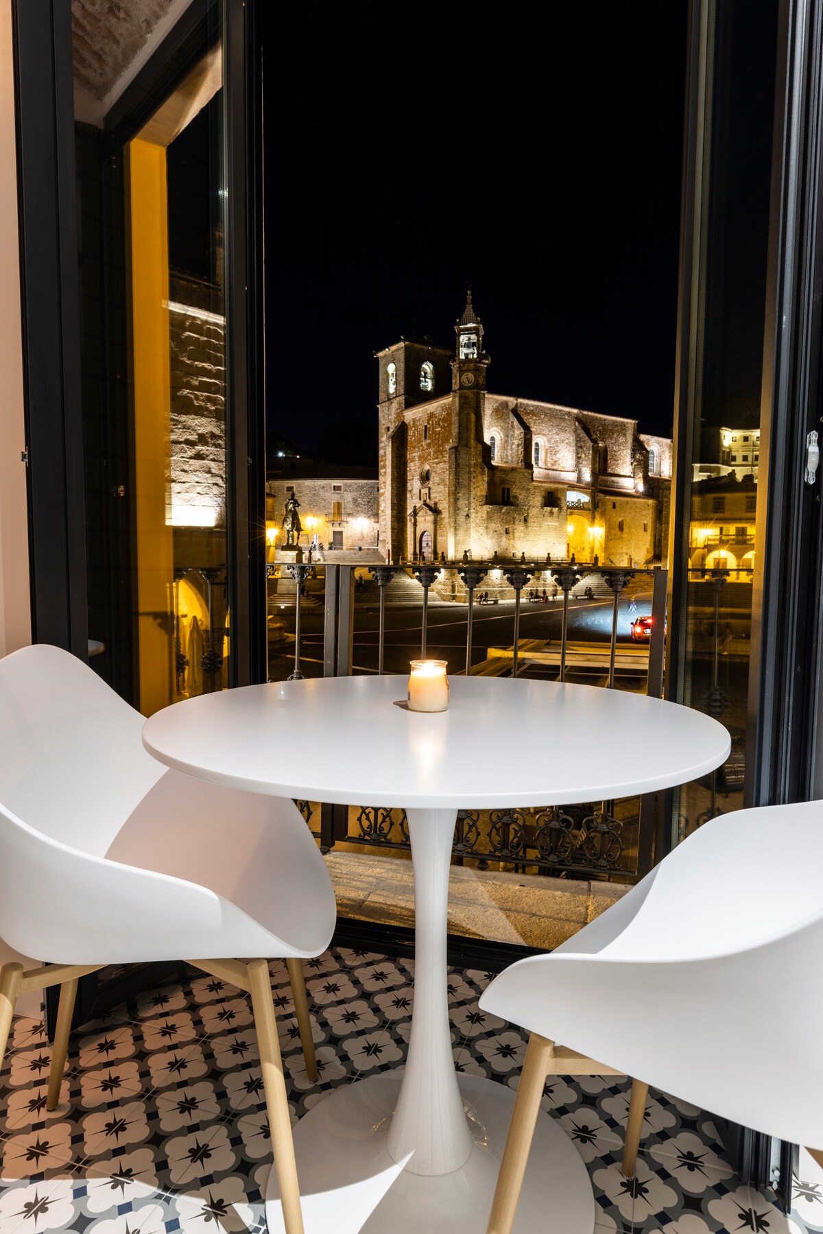 Estudio con vistas a la Plaza Mayor de Trujillo