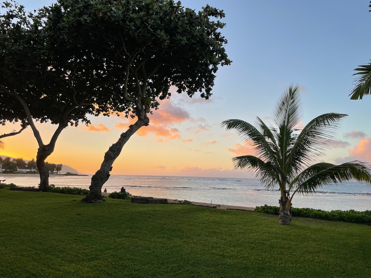 Beachfront top-floor unit on Oahu's north shore!