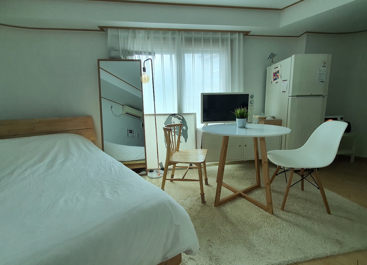 [全新]弘大温馨舒适的单间公寓，可供2人入住