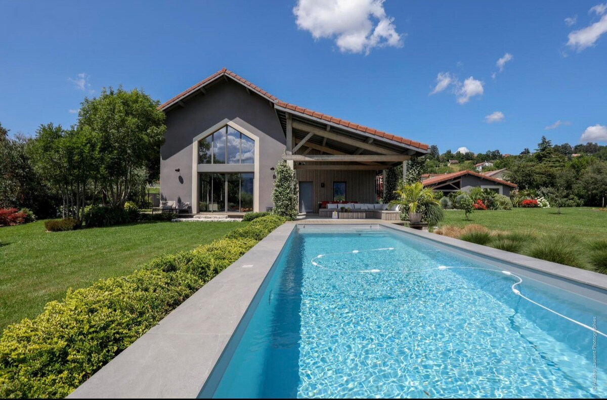 Splendide villa avec piscine dans un havre de paix