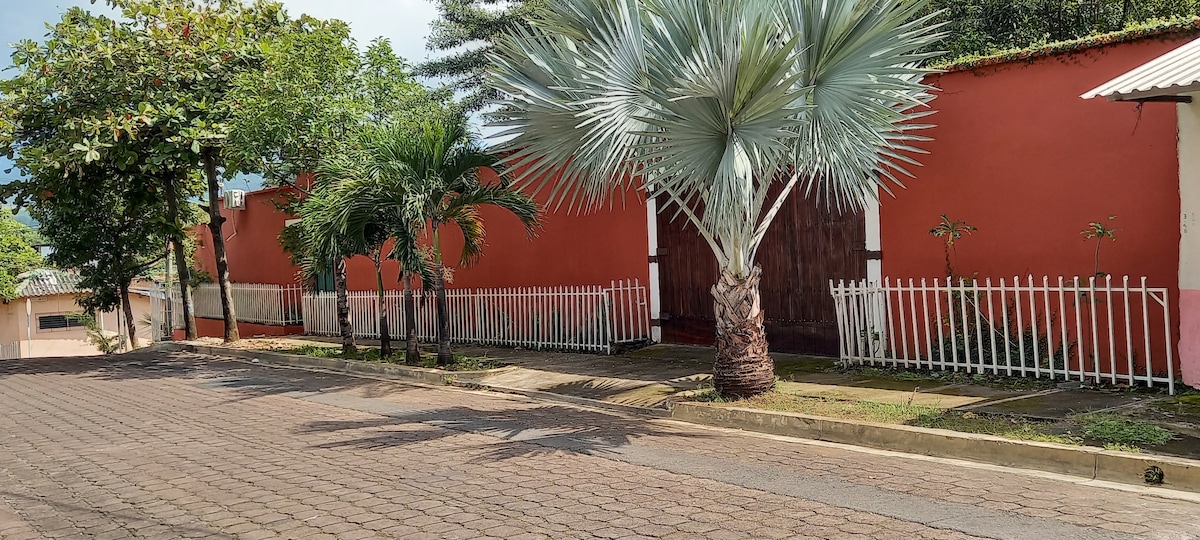 Casa de pueblo con piscina