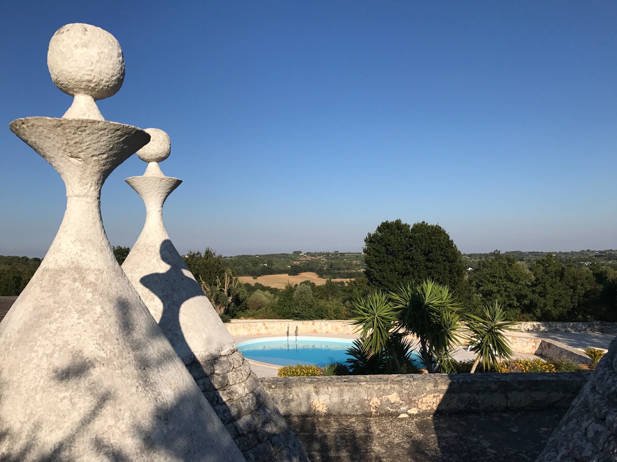 Amazing Luxury Traditional Trullo with Pool