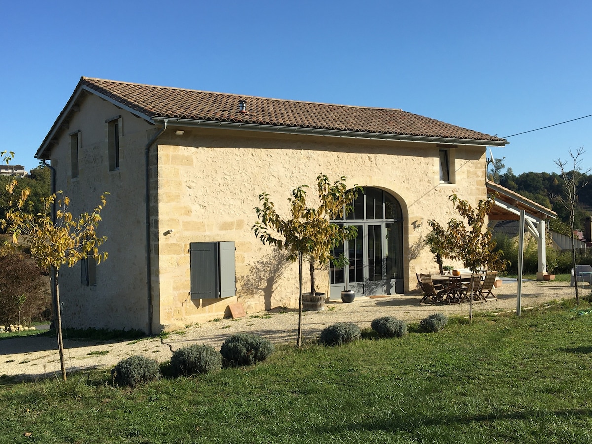 Grange rénovée avec piscine dans l'Entre Deux Mers