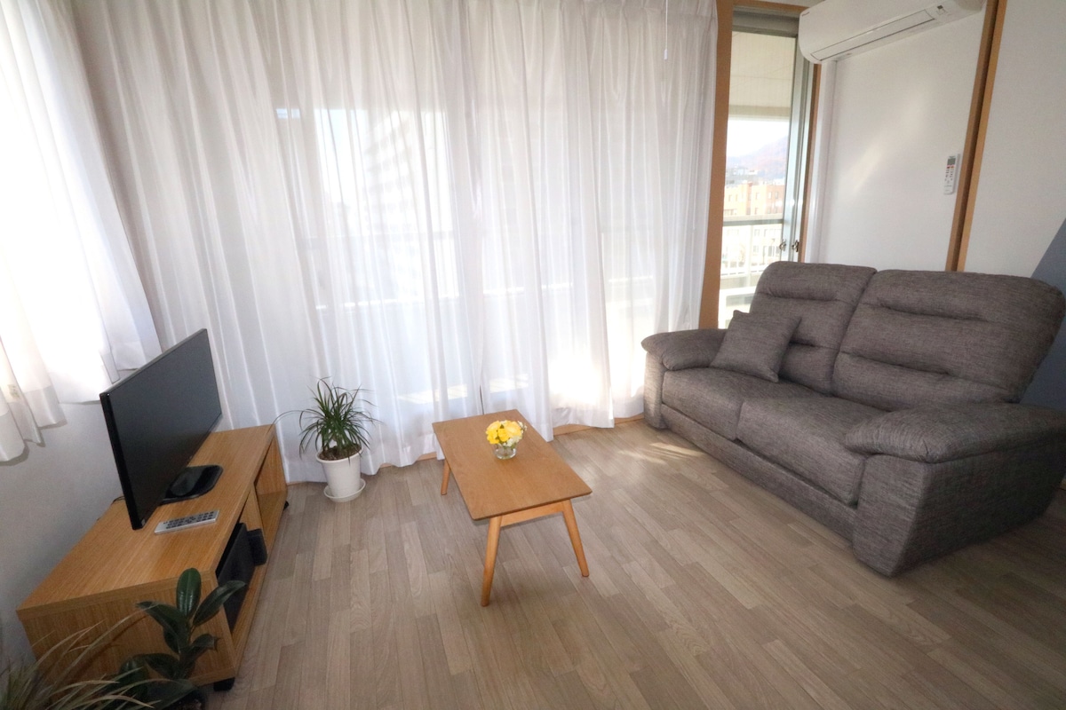 Charming 5th foor apt 5 min walk from Nagano St.