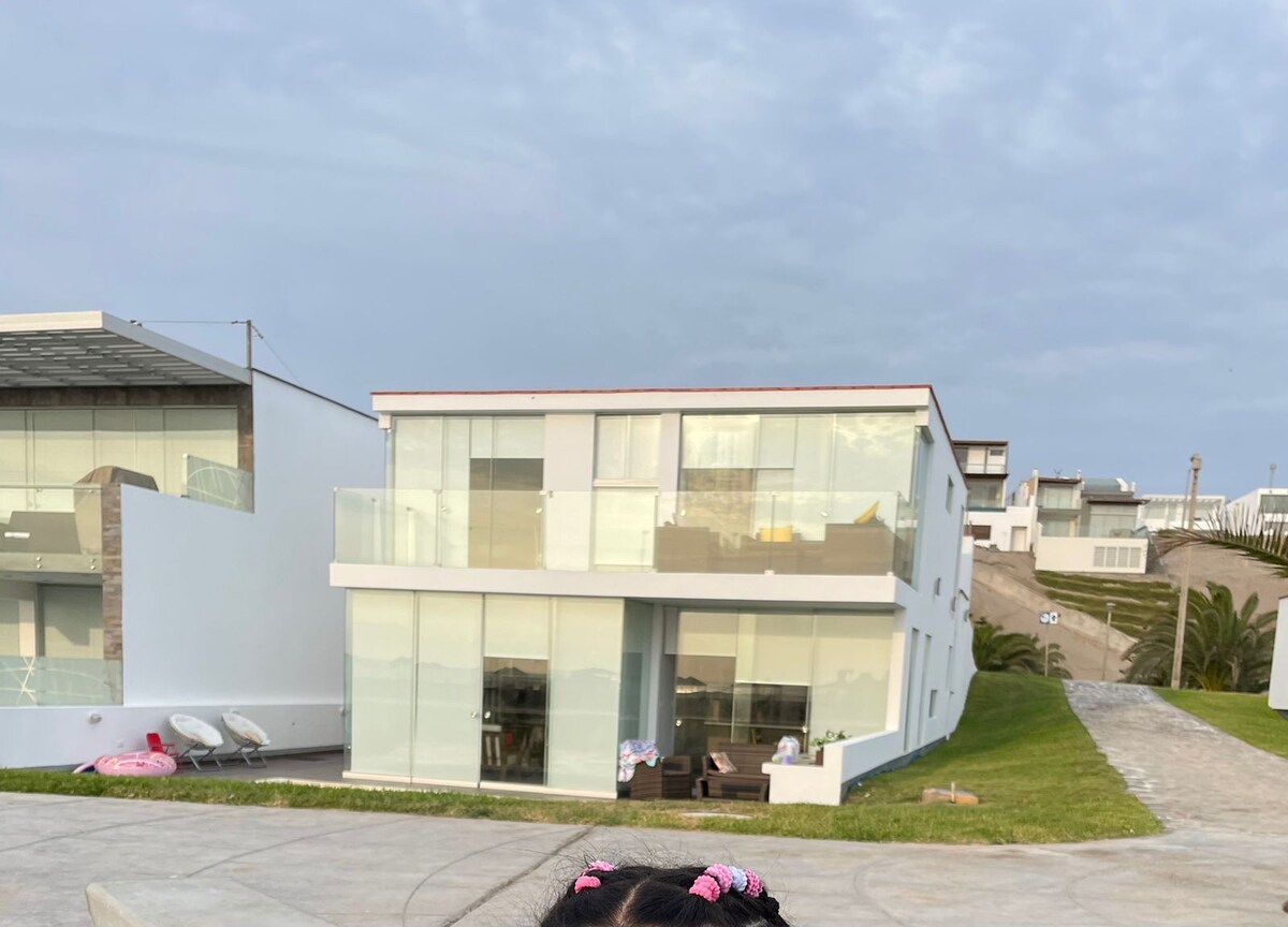 Casa Playa frente al mar (1era línea)