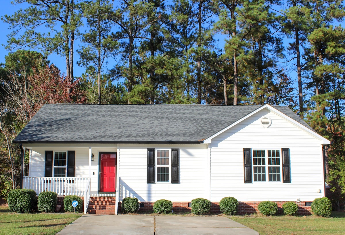 Ultra modern home 10 minutes from downtown Raleigh