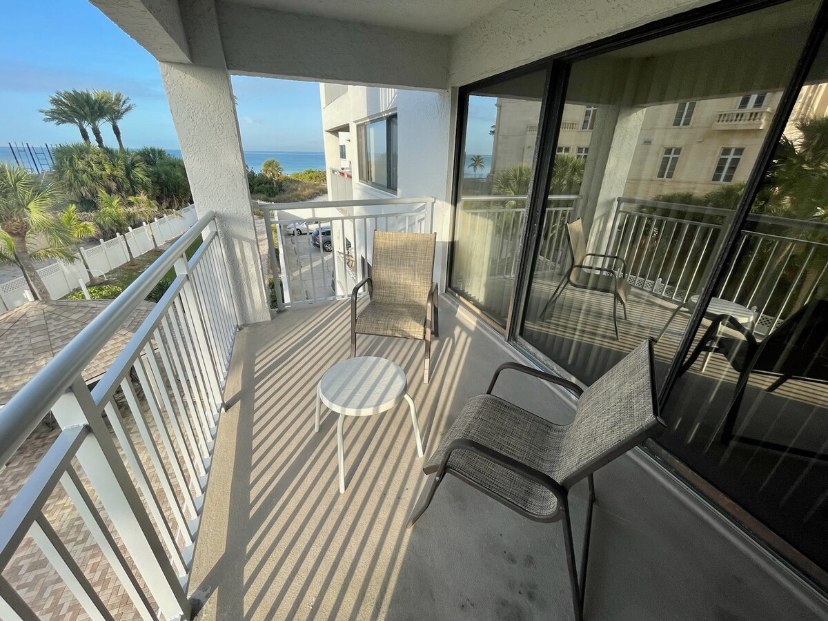 2BR Gulf Views from the Balcony, Beach Access