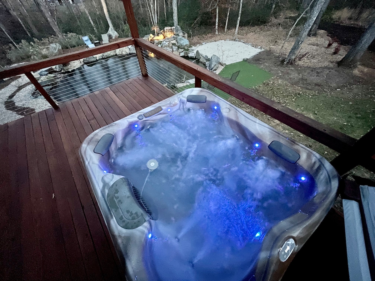 Charlottesville home - hot tub, fire pit & pond