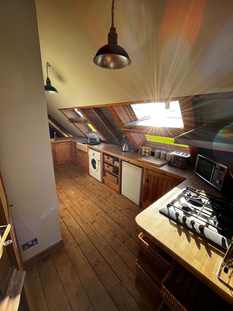 Lovely one bedroom detached loft conversion