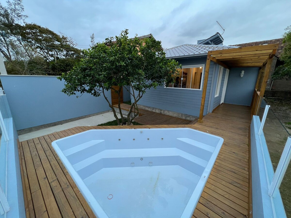 Casa piscina aquecida-aconchegante,100 m vista mar