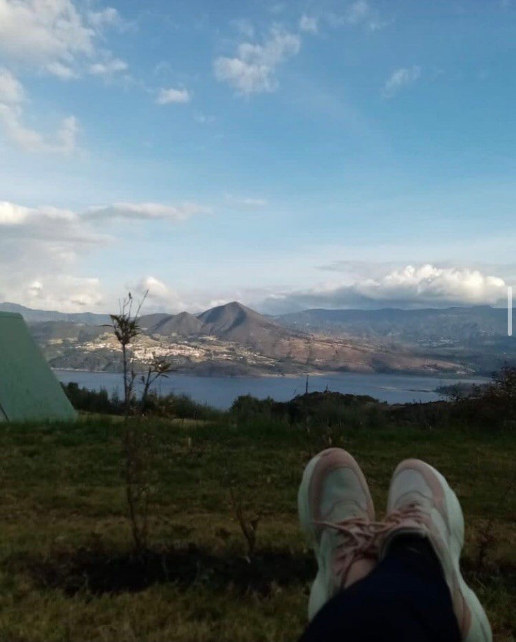 Zona para acampar con hermosa vista de Guatavita