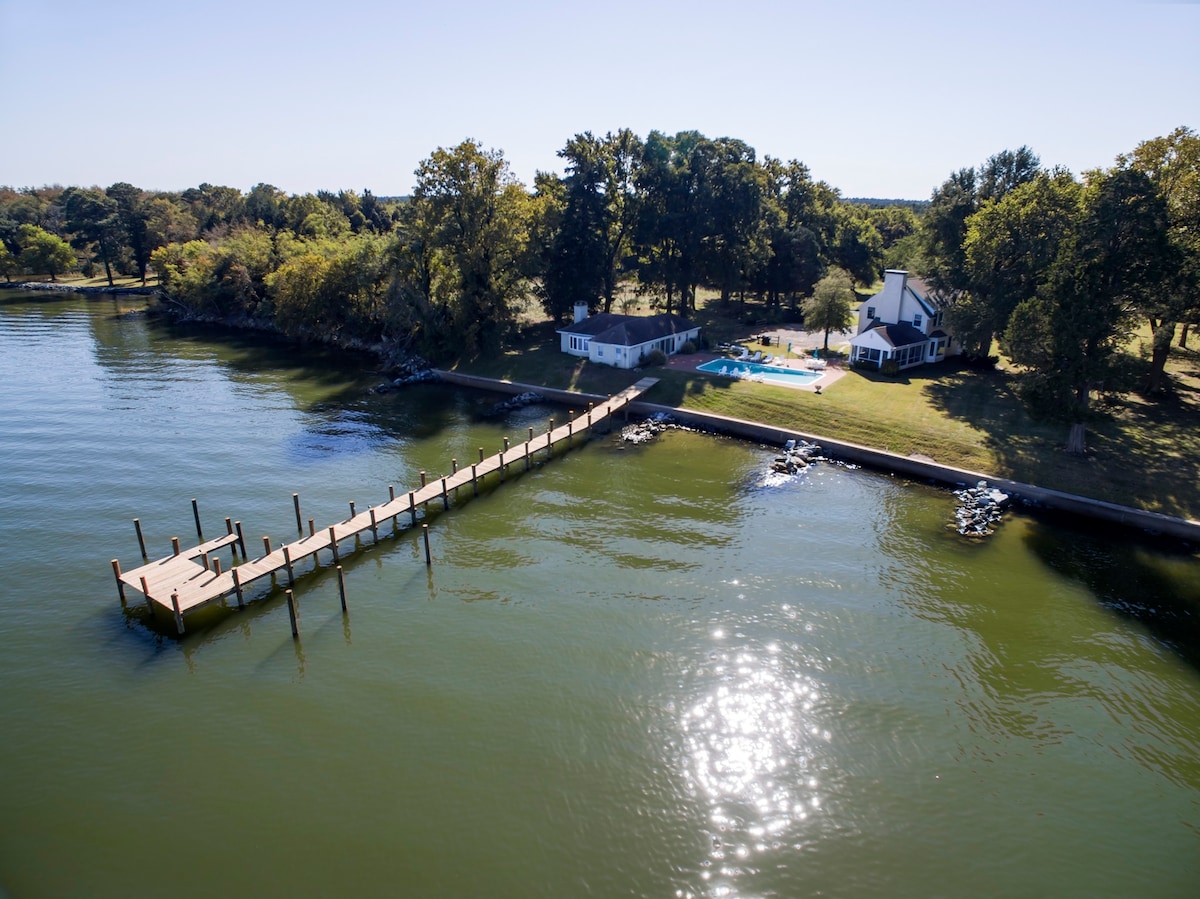 Blue Water Farm - Gorgeous Waterfront Estate ！