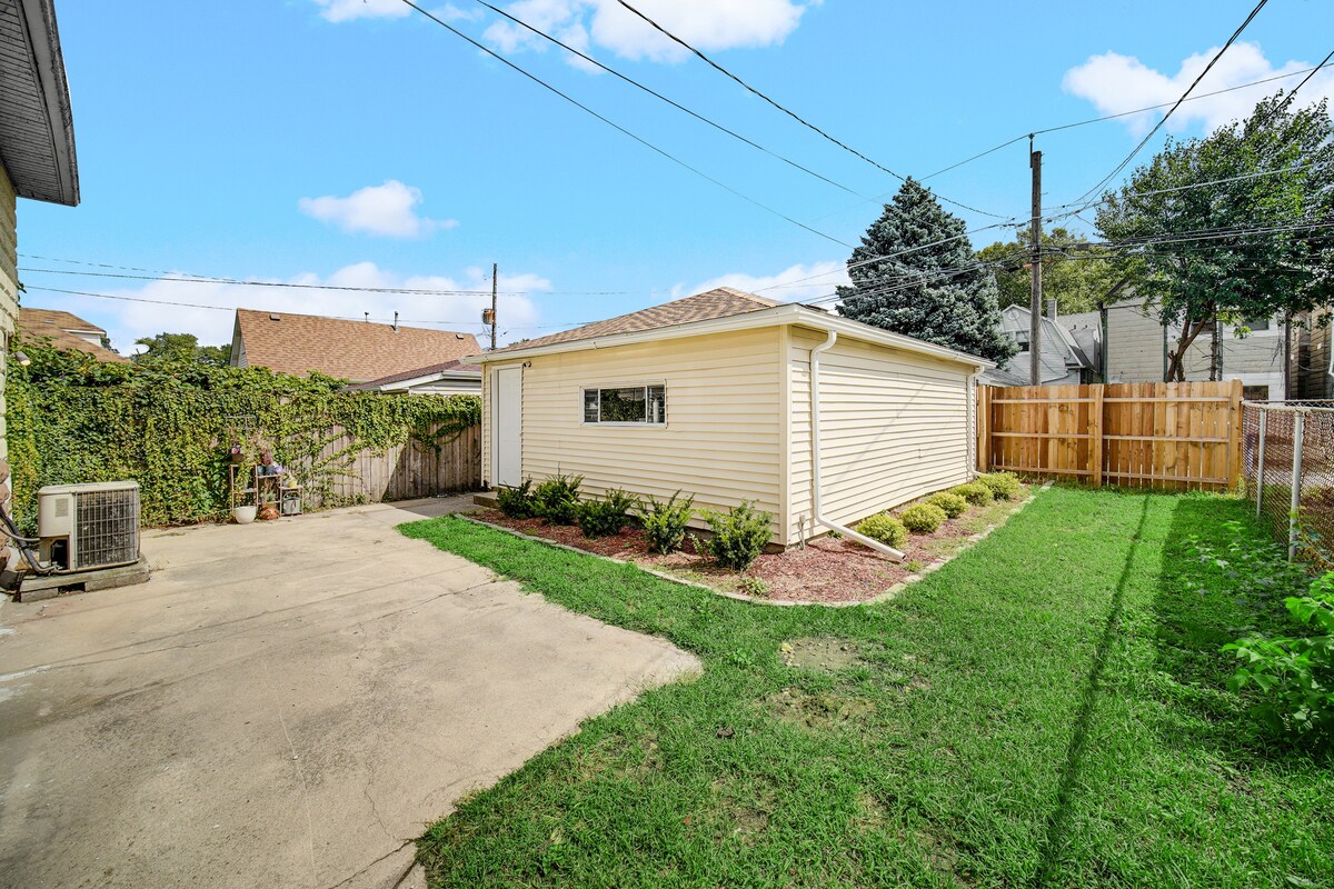 Newly renovated 3 bedroom brick bungalow!