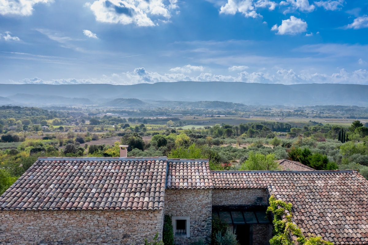 Mas avec vue spectaculaire sur le Luberon, 330 m2