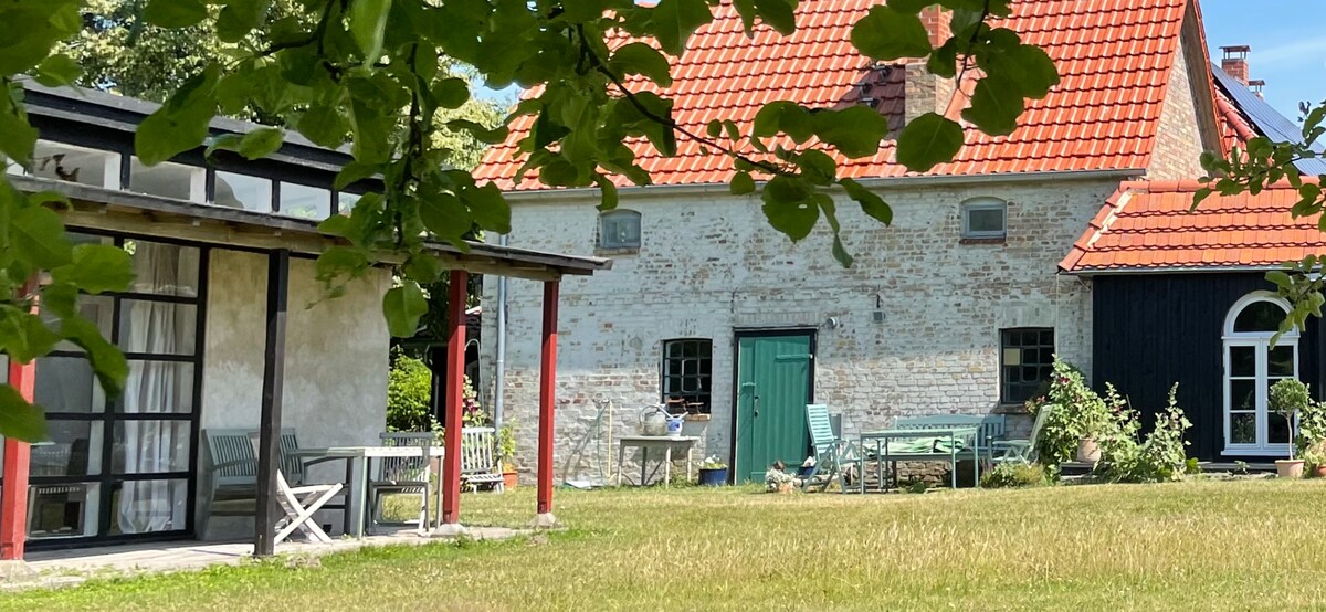 Schönes Ferienhaus Julin auf Hof Jumne