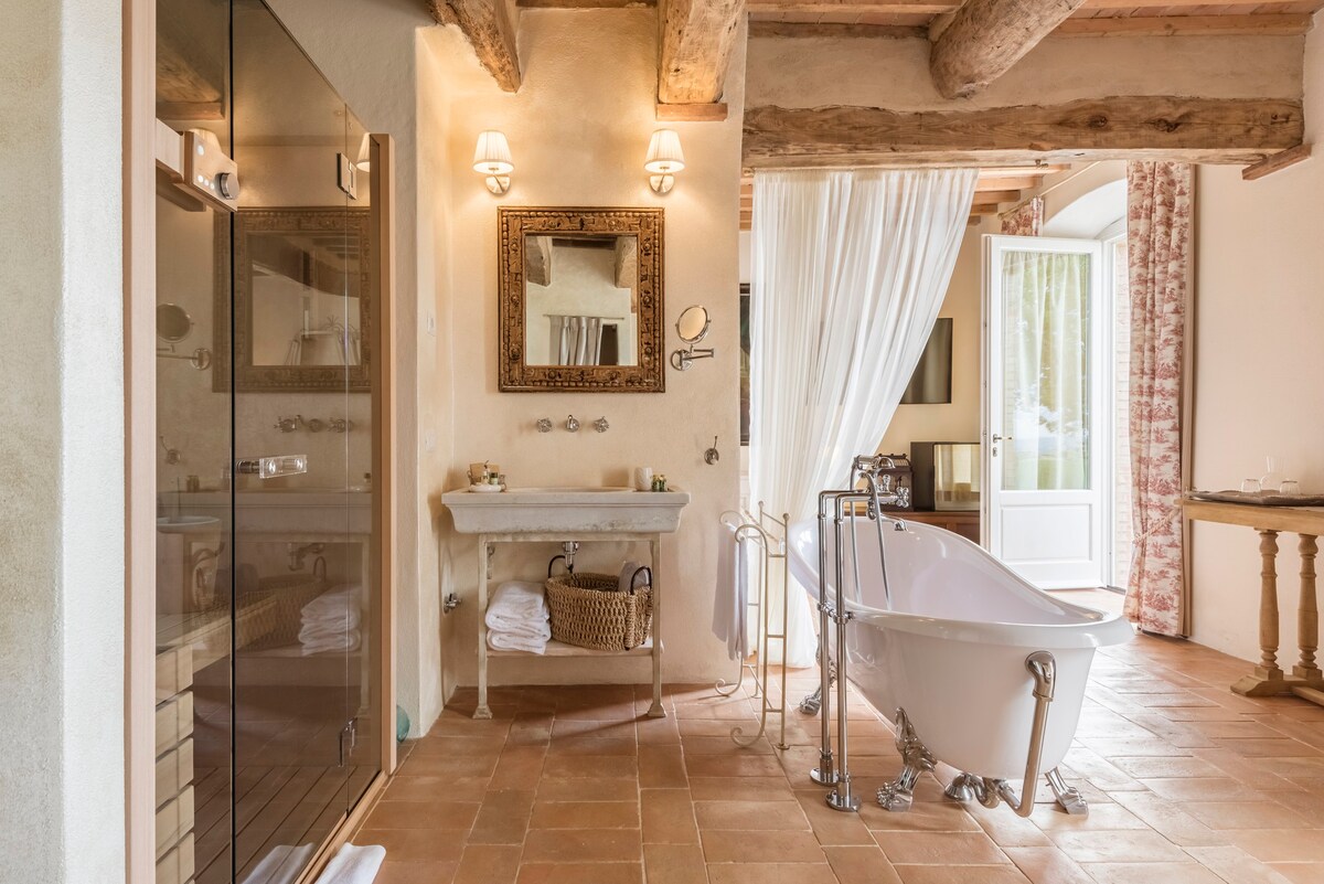 Suite with private sauna and pool - Tuscany