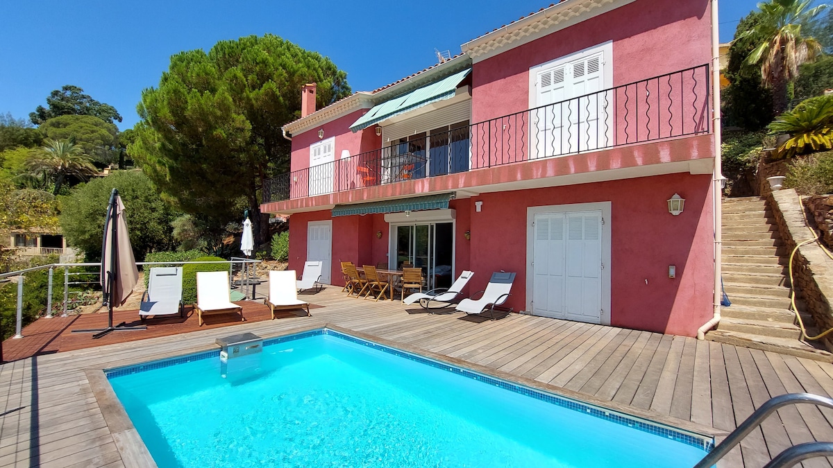 Vue mer piscine, climatisation plage 10 mn à pieds