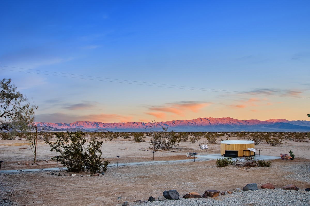 Picturesque & Secluded Near Joshua Tree ~ Hot Tub!