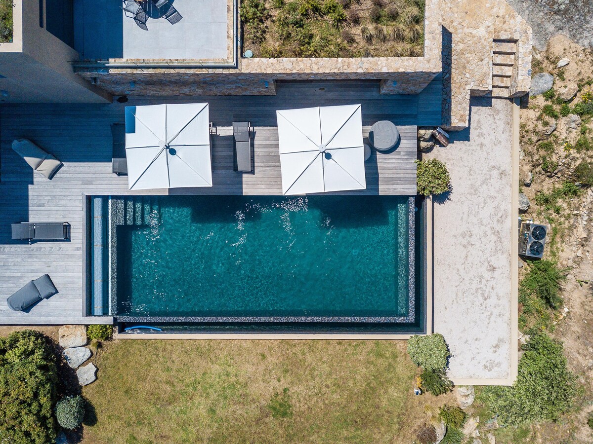 Luxueuse villa moderne à Calvi