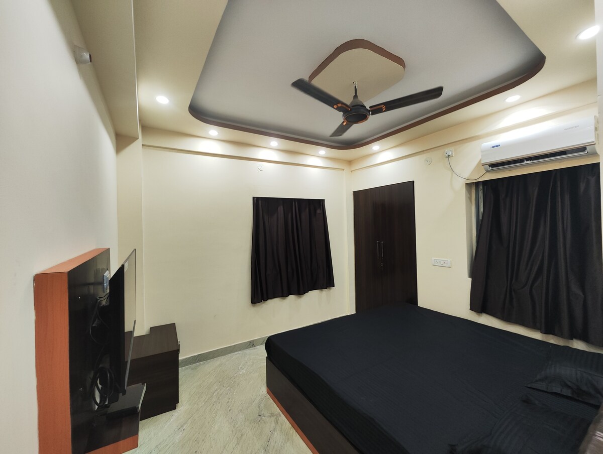 Huge 3BHK Apartment for Big Groups & Families