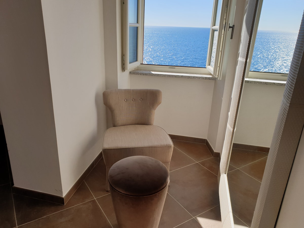 Junior Suite with private bath - Giglio lighthouse