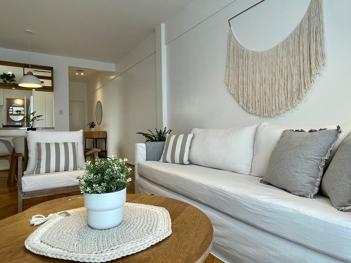 Sunny 2BR home with terrace -Park View in Recoleta