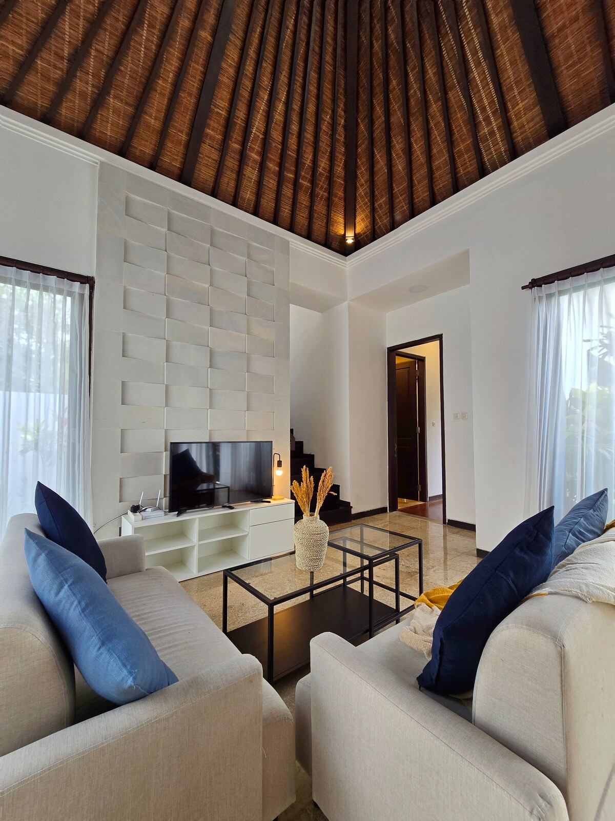 Tropical Villa, Secluded Bliss in South Kuta