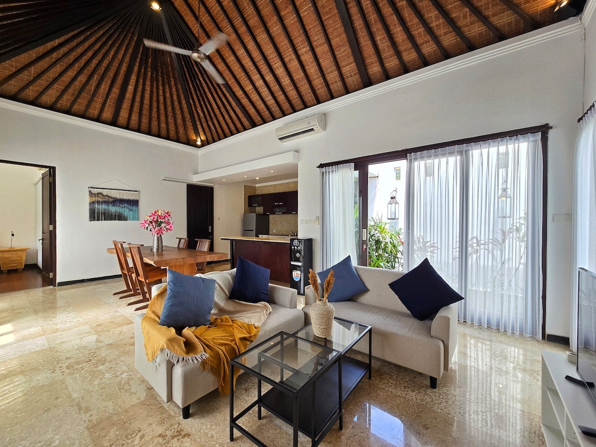 Tropical Villa, Secluded Bliss in South Kuta
