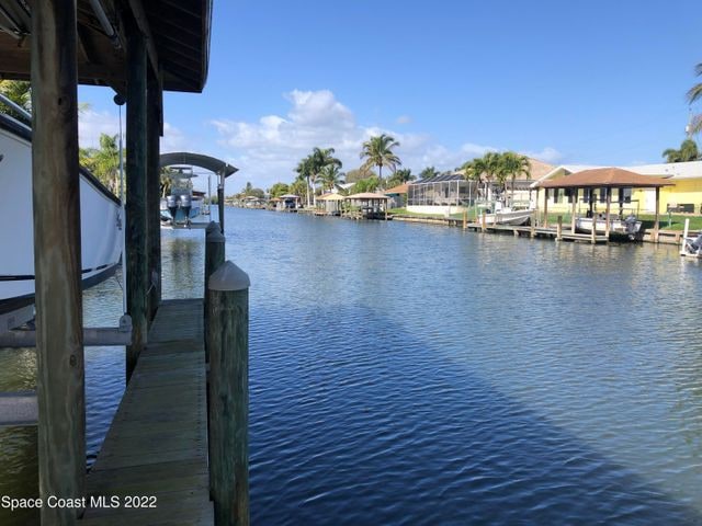 Boaters paradise!On Canal; 3 BR;close to bch&river