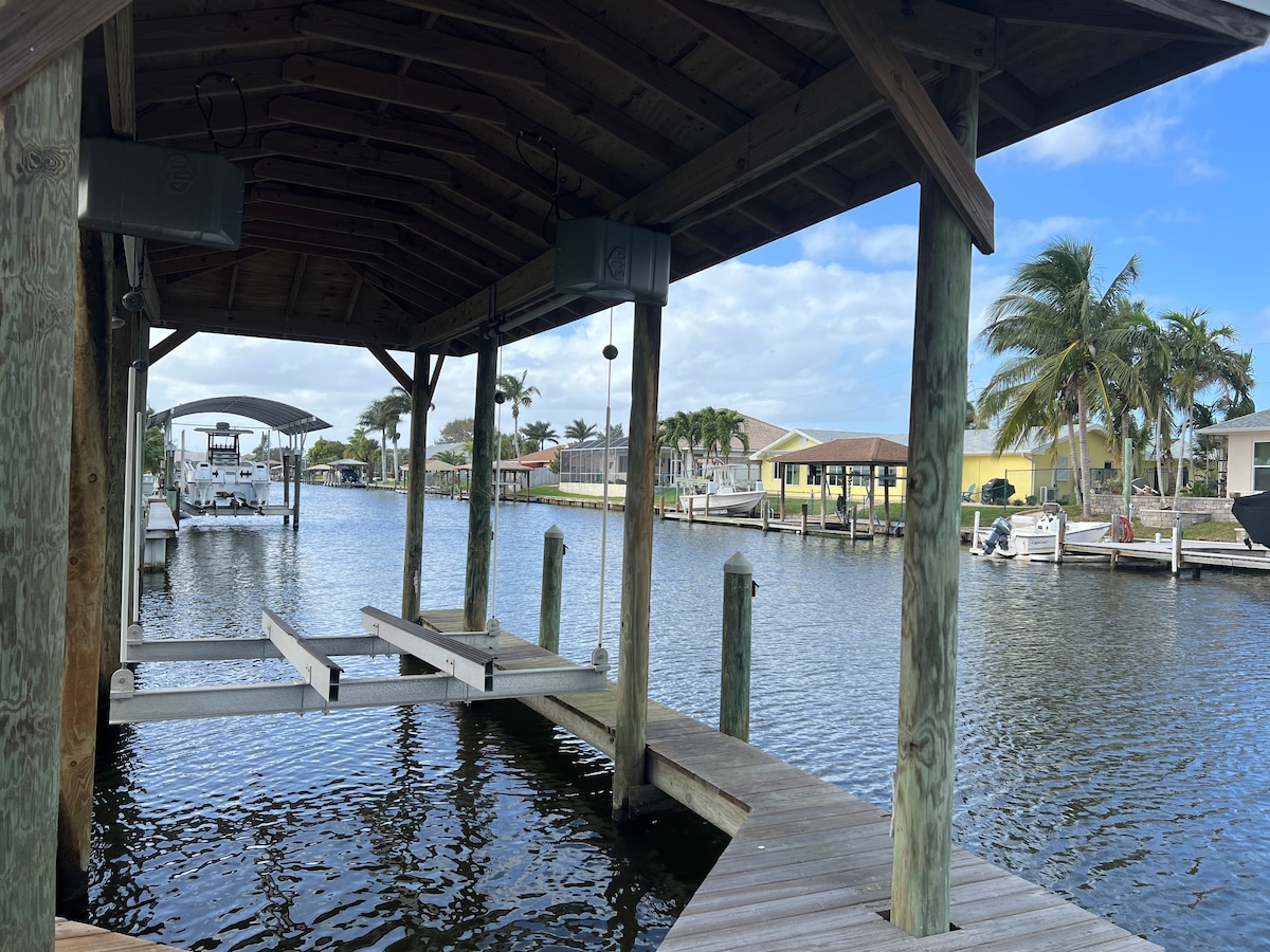 Boaters paradise!On Canal; 3 BR;close to bch&river