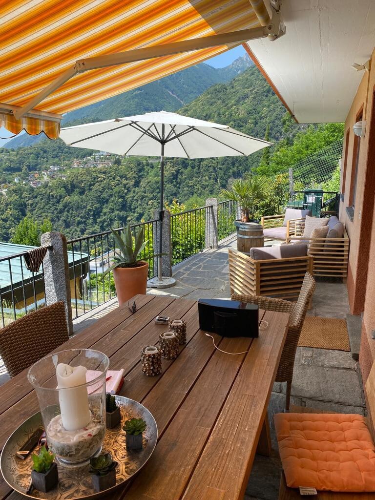 Fantastic panoramic view in Ticino: Casa al Bosco