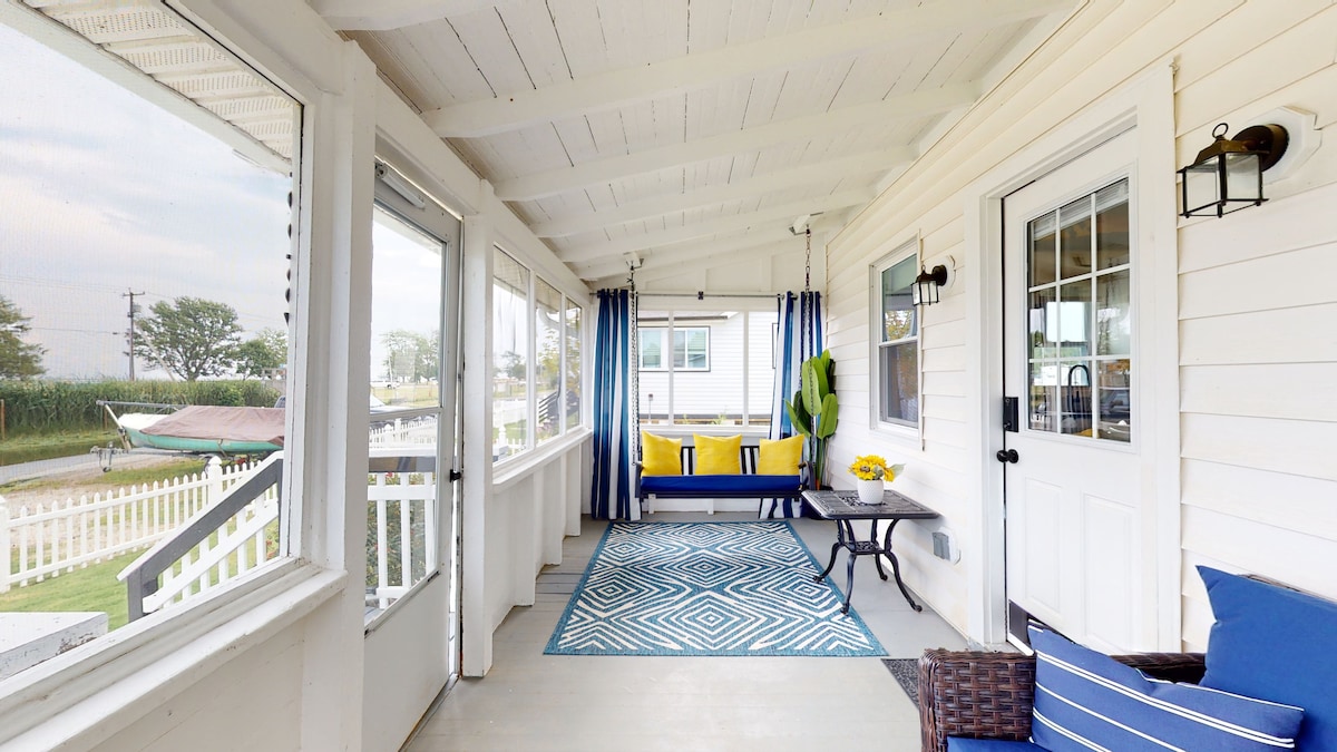 Bahia Breeze - Beachfront Cottage