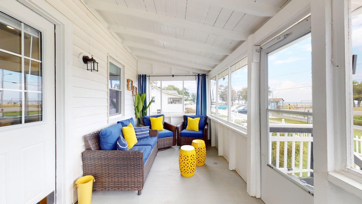 Bahia Breeze - Beachfront Cottage