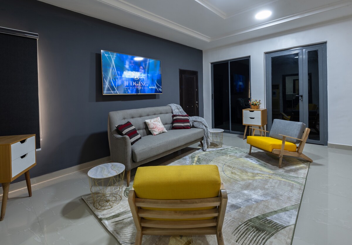 New! 8Bed Live work play boutique hotel in Lekki