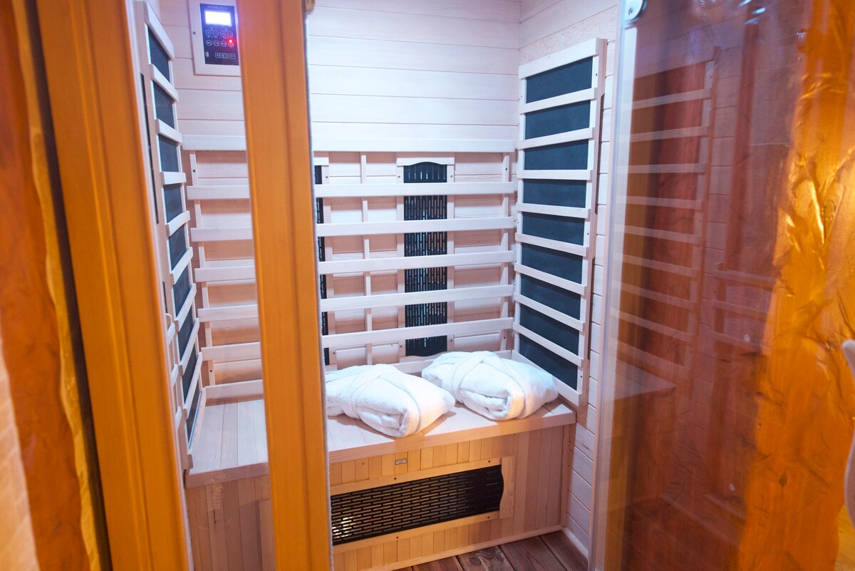 Suite Bali Jacuzzi + Sauna sur Yacht Hôtel